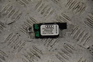 Усилитель антенны Audi A3 (8P) 2003-2012 8P4035225B 303928