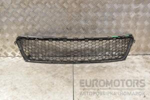 Решітка переднього бампера центральна Renault Sandero 2007-2013 8200735103 315622
