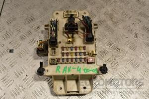 Блок предохранителей Toyota Rav 4 2000-2005 321502