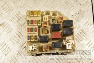 Блок предохранителей Toyota Rav 4 2000-2005 321533
