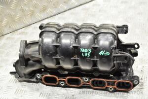 Колектор впускний пластик Toyota Yaris 1.33 16V 2011 1712047032 322673