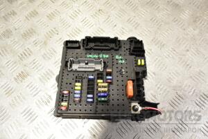 Блок запобіжників Volvo V70 2001-2006 30728512 330956