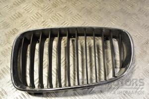 Решетка радиатора левая (дефект) BMW 1 (E81/E87) 2004-2011 51137179655 337536