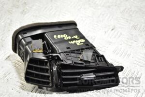Дефлектор повітряний центральний правий Kia Ceed 2007-2012 974201H000 342287
