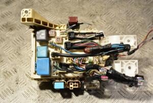 Блок предохранителей Toyota Yaris 1.4 D-4D 2006-2011 827300D290 349680