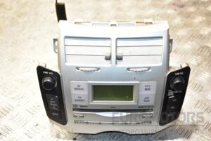 Магнітола штатна Toyota Yaris 2006-2011 861200D210 352977