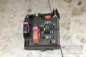 Блок предохранителей Volvo S80 1998-2006 8676391 367454