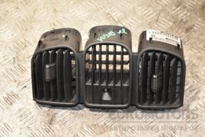 Дефлектор повітряний центральний Chrysler Voyager 2000-2008 P12221076A 367718