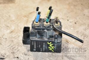 Блок клапанів пневмопідвіски (дефект) Jeep Grand Cherokee 2010 15152400512 372632