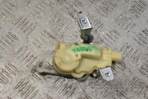 Активатор замка кришки багажника Toyota Yaris 2006-2011 383375