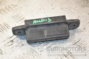 Кнопка відкриття кришки багажника зовнішня Toyota Auris (E15) 2006-2012 8484028030 383403