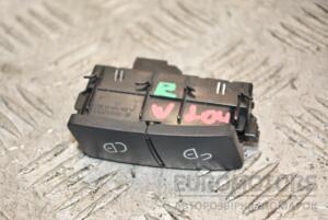 Кнопка центрального замка правая Mercedes C-class (W204) 2007-2015 A2049058502 387831