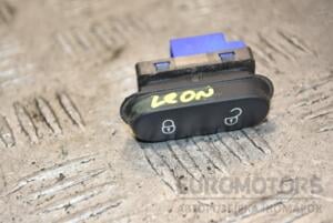 Кнопка центрального замка Seat Leon 2006-2013 5P0962125A 387984