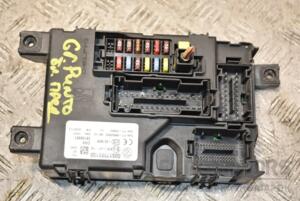 Блок предохранителей Fiat Grande Punto 2005 517986150 390557