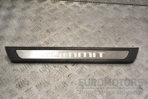 Накладка порога внутрішня передня права Jeep Grand Cherokee 2010 5SQ04DX9AC 392471