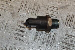 Датчик давления топлива в рейке Nissan Primastar 1.9dCi 2001-2014 0281002720 393931