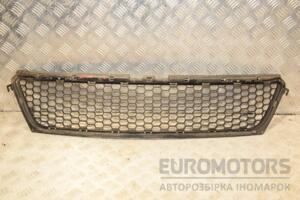 Решітка переднього бампера центральна Renault Sandero 2007-2013 8200735103 400162