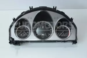 Приборная панель Mercedes C-class 2.2 CDI (W204) 2007-2015 A2049002105 it-13969 Дизель