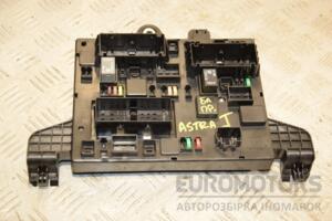 Блок предохранителей Opel Astra (J) 2009-2015 13302300 411137
