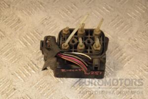 Блок клапанов пневмоподвески Mercedes R-Class (W251) 2005 A2513200058 427444