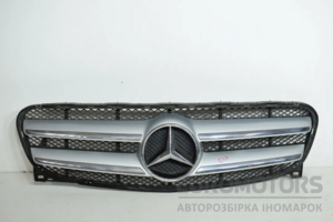 Решетка радиатора Mercedes GLA-Class 2.2 CDI (X156) 2013 A1568880460 it-16918 Дизель