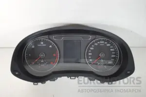 Приладова панель Audi Q3 2.0tdi 2012 8U0920940H it-16961 Дизель