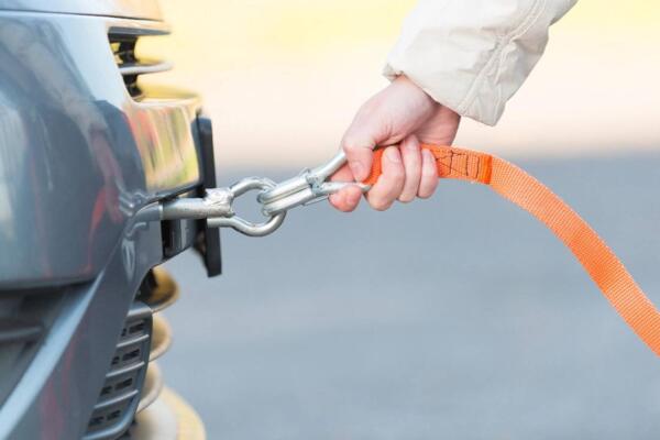 Как выбрать буксировочный трос для автомобиля