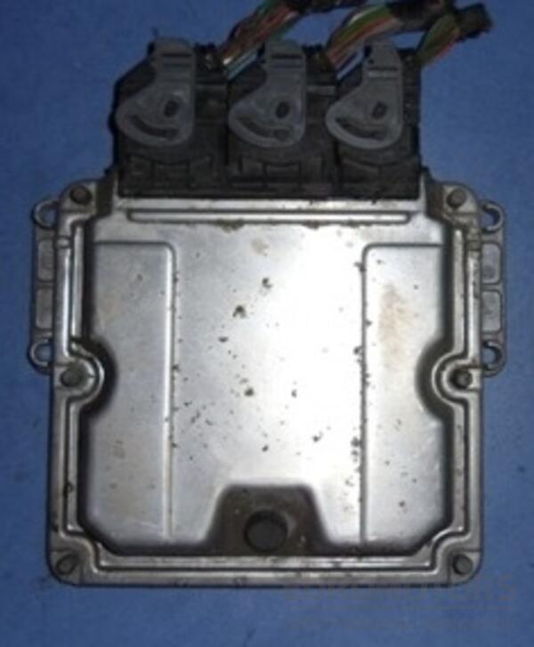 Блок керування двигуном Renault Master 2.5dCi 1998-2010 0281010784 7733 - 2