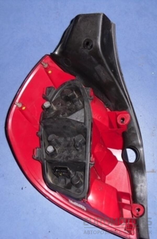 Фонарь правый Renault Clio (III) 2005-2012 9040 - 2