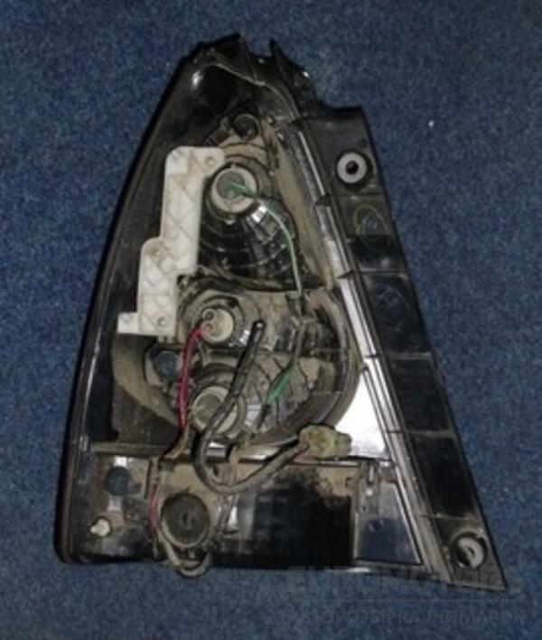 Ліхтар правий 05- Subaru Forester 2002-2007 84201SA301 12229 - 2
