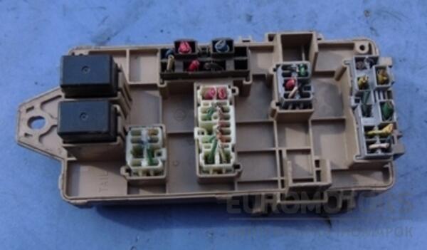 Блок запобіжників Subaru Outback 2.5 16V 1999-2003 17530 - 2
