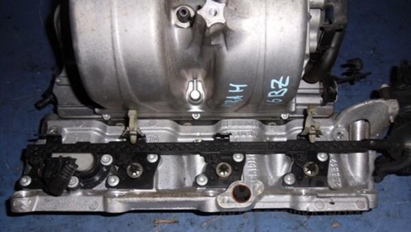 Колектор впускний 2часті Opel Astra 1.6 16V (H) 2004-2010 55559225 20409 - 2
