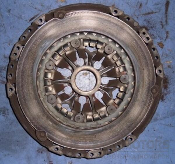 Корзина сцепления Renault Megane 1.9dCi (II) 2003-2009 8200539510 20492 - 2