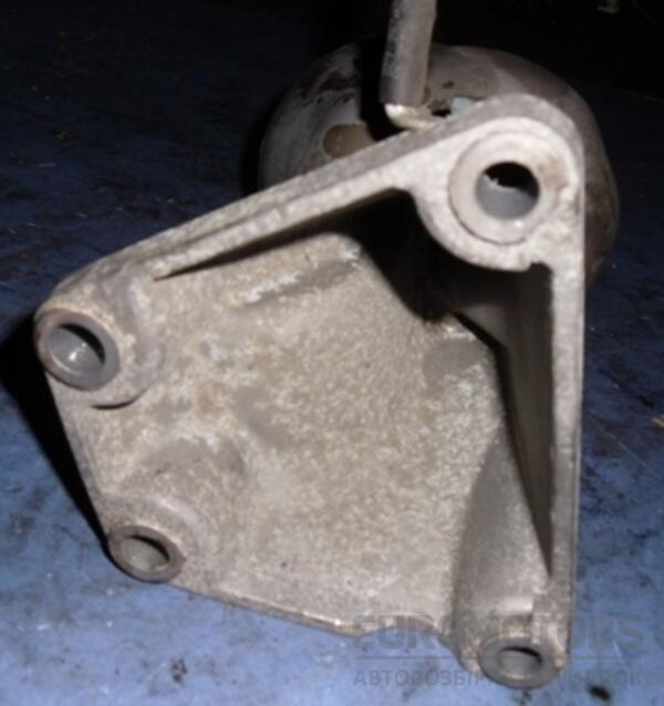 Кронштейн двигуна правий Audi A6 2.7T bi-turbo (C5) 1997-2004 8d0199308ad 21540 - 2