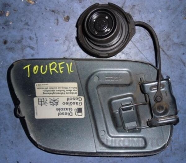Лючок паливного бака VW Touareg 2002-2010 7L6809805B 21561-01 - 2