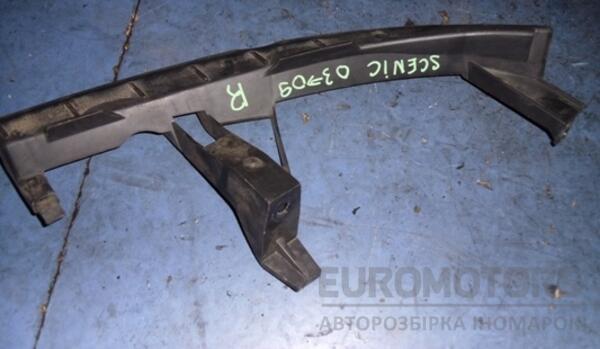 Кронштейн кріплення фари правої низ Renault Scenic (II) 2003-2009 8200183758 22599 - 2