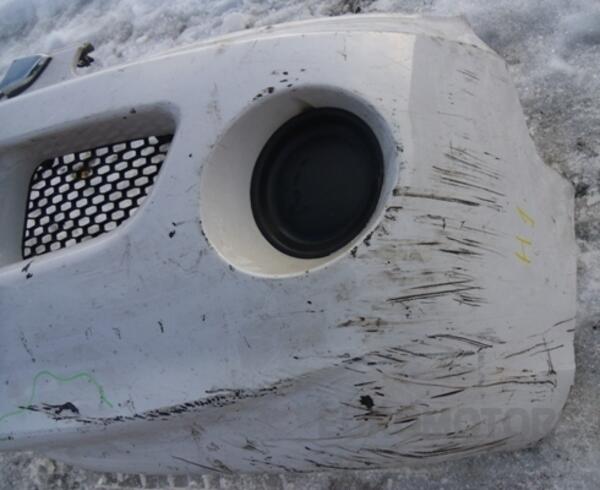 Бампер передній під противотуманки 00- Hyundai H1 1997-2007 865104A000 23245 - 2