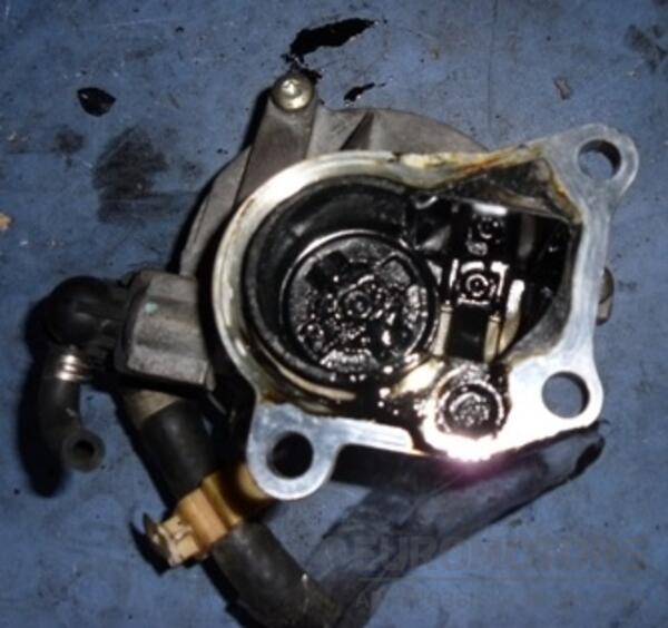 Вакуумний насос Renault Trafic 1.9dCi 2001-2014 D163R720562 25057 - 2