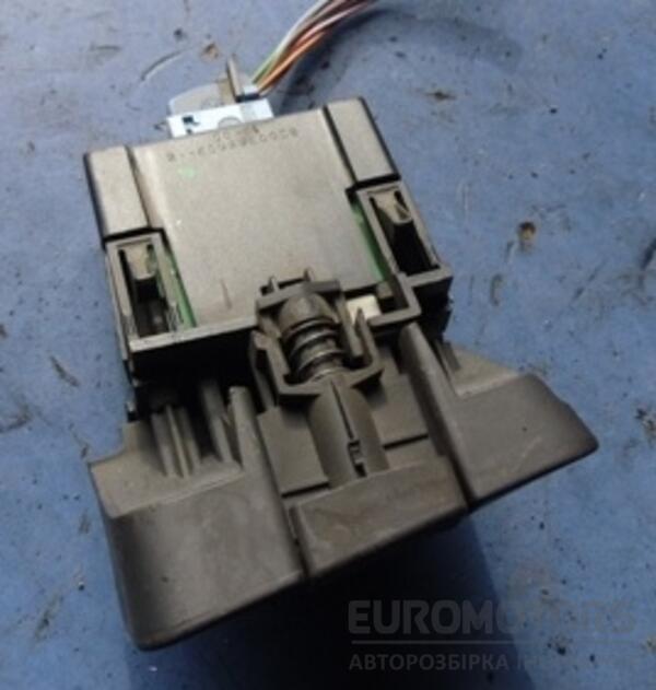 Кнопка фиксатора стояночного тормоза Renault Laguna (II) 2001-2007 8200368609 26088 - 2