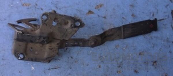 Крючок капота (Ответная часть замка капота) -01 Audi A6 (C5) 1997-2004 4B0823480E 26699 - 2
