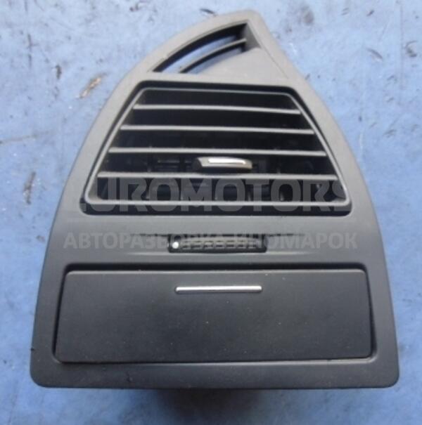 Дефлектор повітряний правий Citroen C4 2004-2011 9646337977 28661