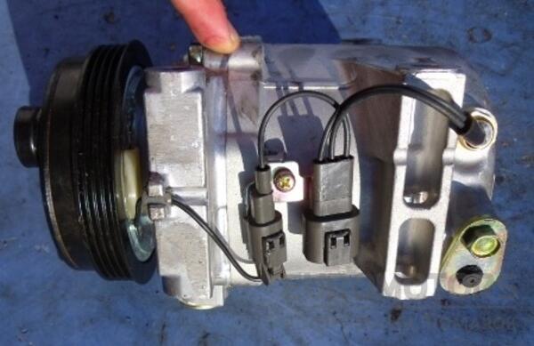 Компрессор кондиционера Subaru Impreza 1992-2001 73111FA102 29980 - 2