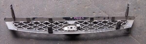 Решітка радіатора 01- Ford Focus (I) 1998-2004 2M518200AFW 31049 - 2