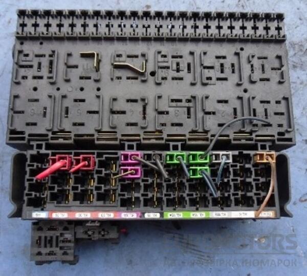 Блок предохранителей VW Transporter (T4) 1990-2003 7D0937517 31173 - 2