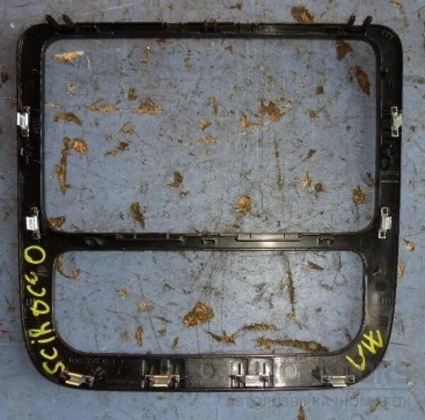 Накладка консолі центральної VW Scirocco 2008-2017 1q0858071g 34691 - 2