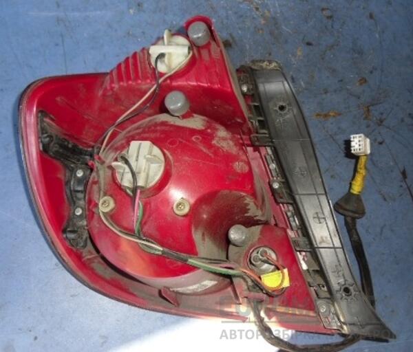 Ліхтар правий хетчбек 03- Hyundai Accent 2000-2006 9240225700 35198 - 2
