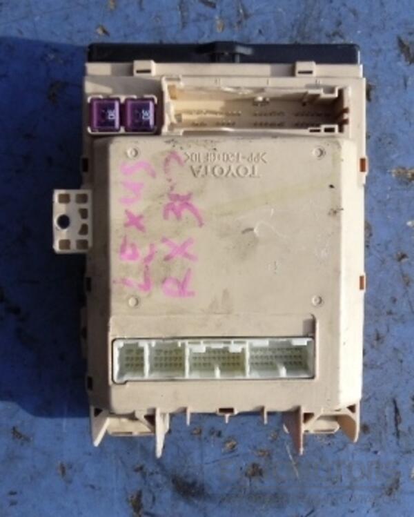 Блок запобіжників салонний Lexus RX 2003-2009 827300W571 35735 - 2
