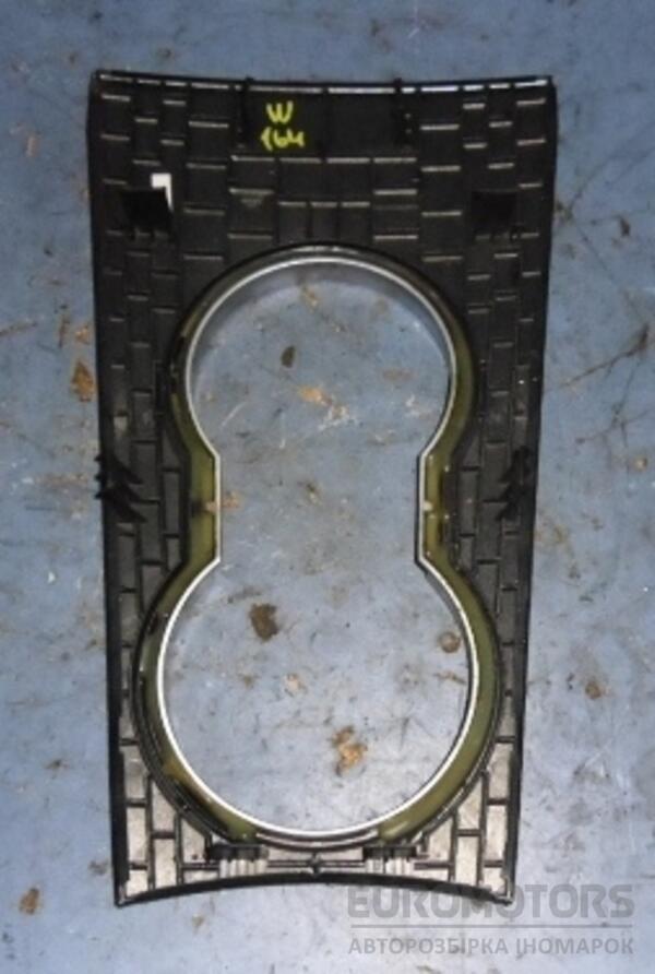 Накладка центральной консоли Mercedes M-Class (W164) 2005-2011 16876199 36458 - 2