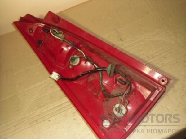Фонарь правый наружный Mazda Premacy 1999-2004 22061961 40242 - 2
