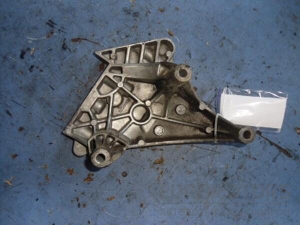 Кронштейн опори двигуна VW Caddy 2.0 16V (III) 2004-2015 06F199207Q 40702 - 2